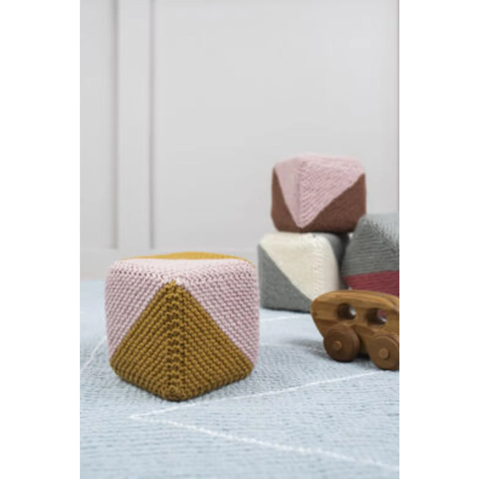 Rowan Magazine Bloom Book Three Nursery (EN/DE) - Image 7