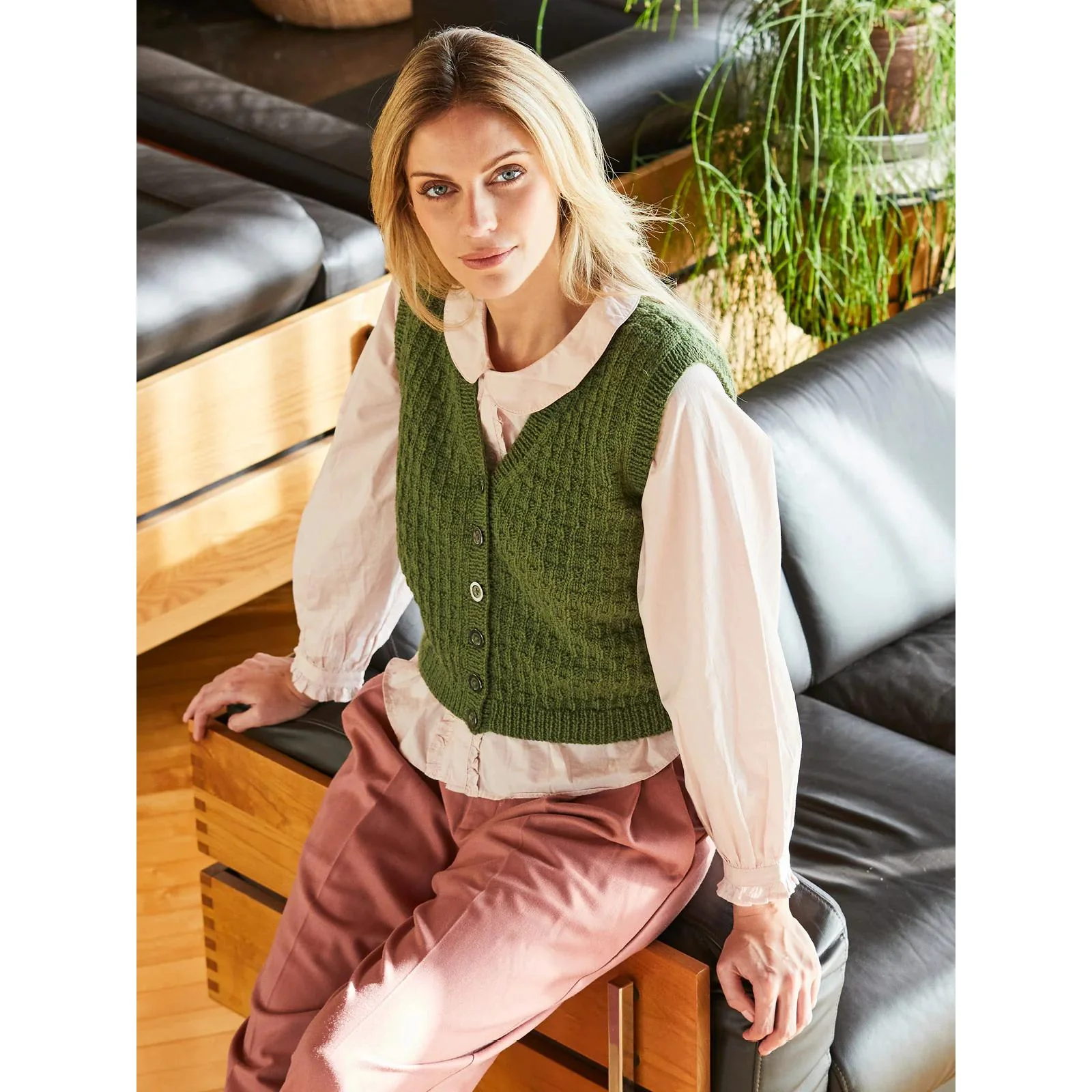 WYS, Anleitungsheft ColourLab DK - Alma Slipover Waistcoat (EN) - Image 3