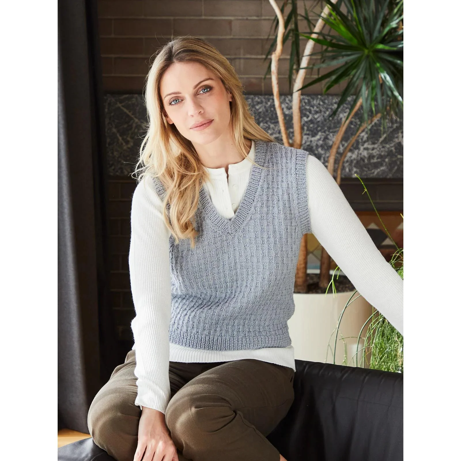 WYS, Anleitungsheft ColourLab DK - Alma Slipover Waistcoat (EN) - Image 4