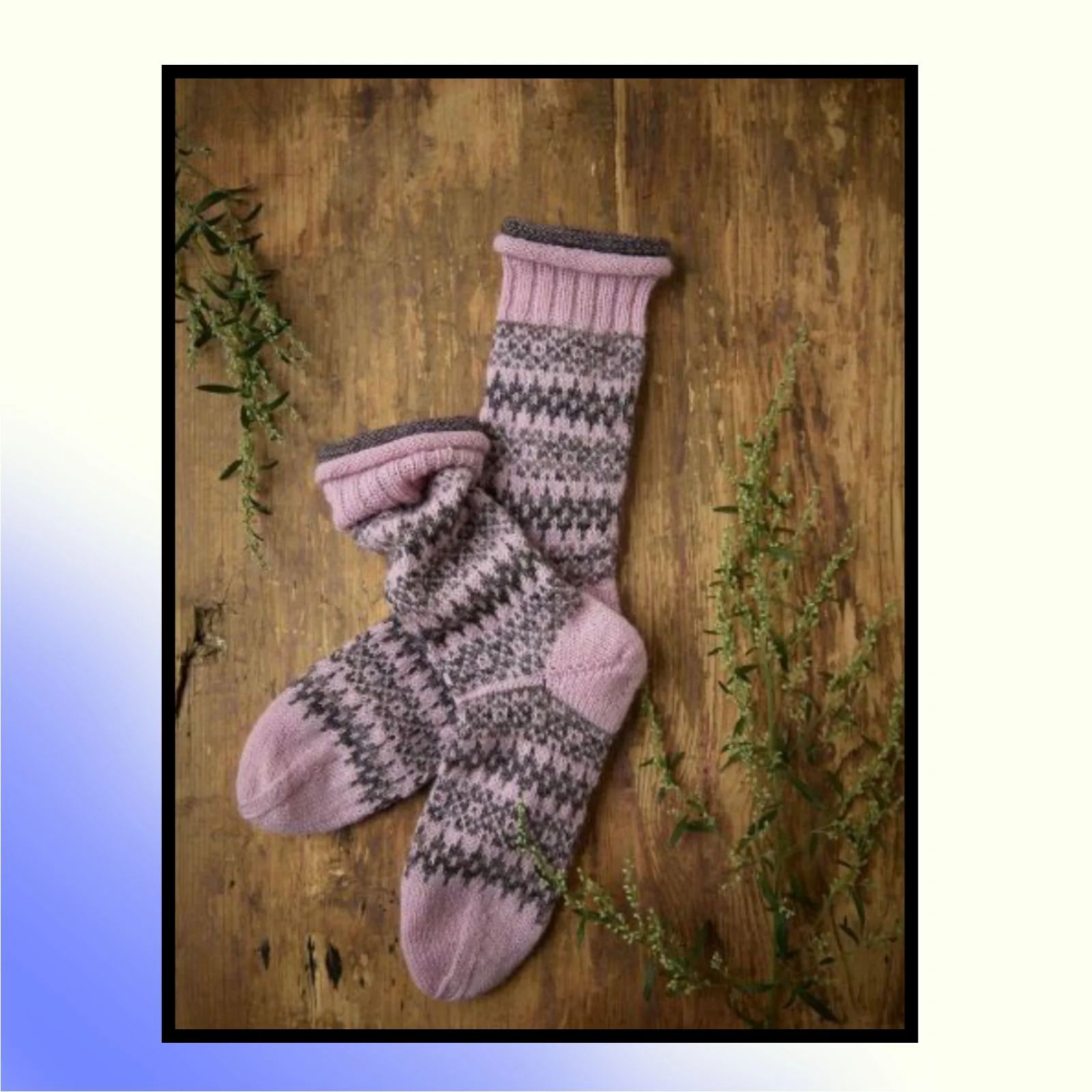 Romantische Socken stricken, Verspielte Socken mit Rüschen, Spitze und Mustern - Image 2