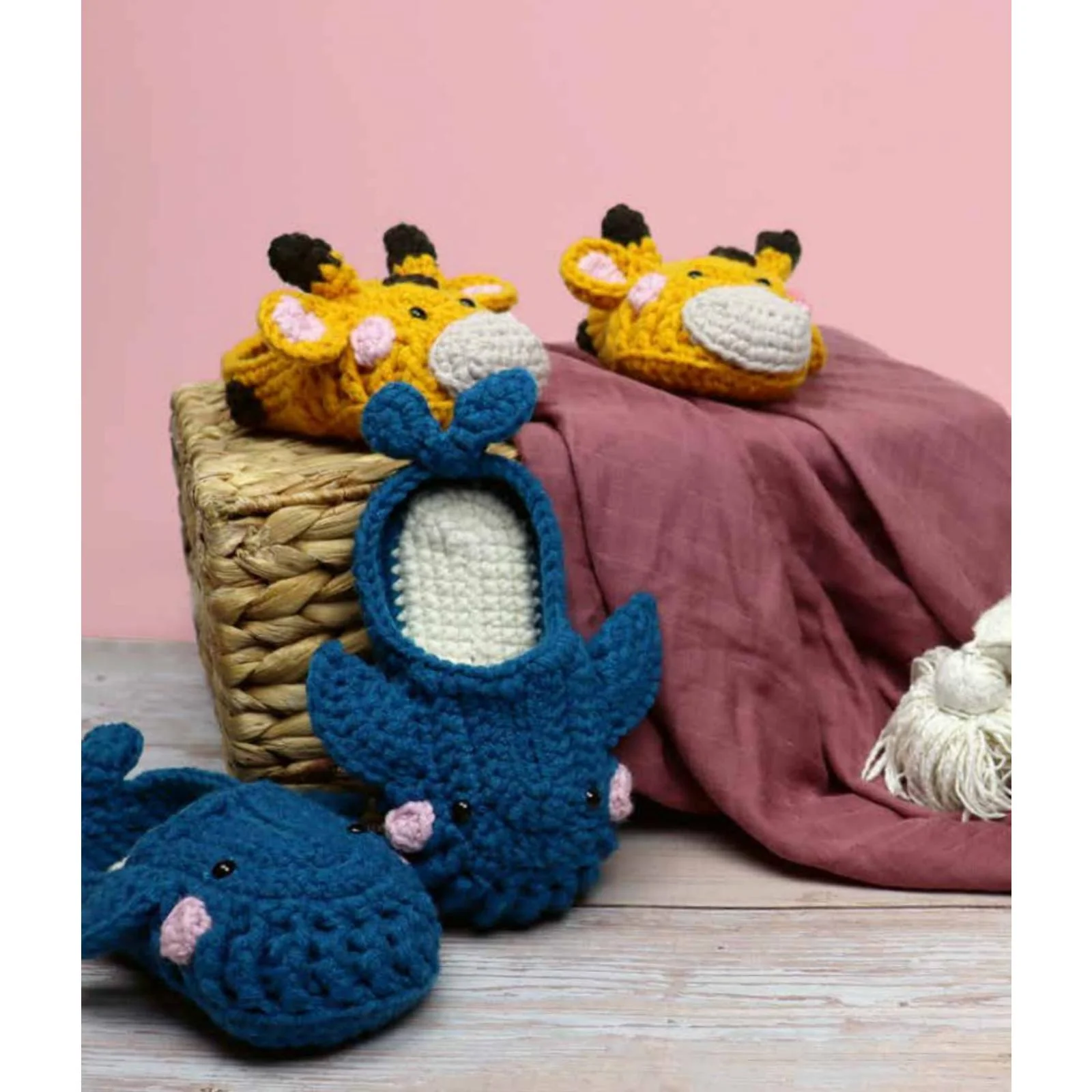 Tierisch gemütlich, Amigurumi-Hausschuhe häkeln für Klein und Groß - Image 6