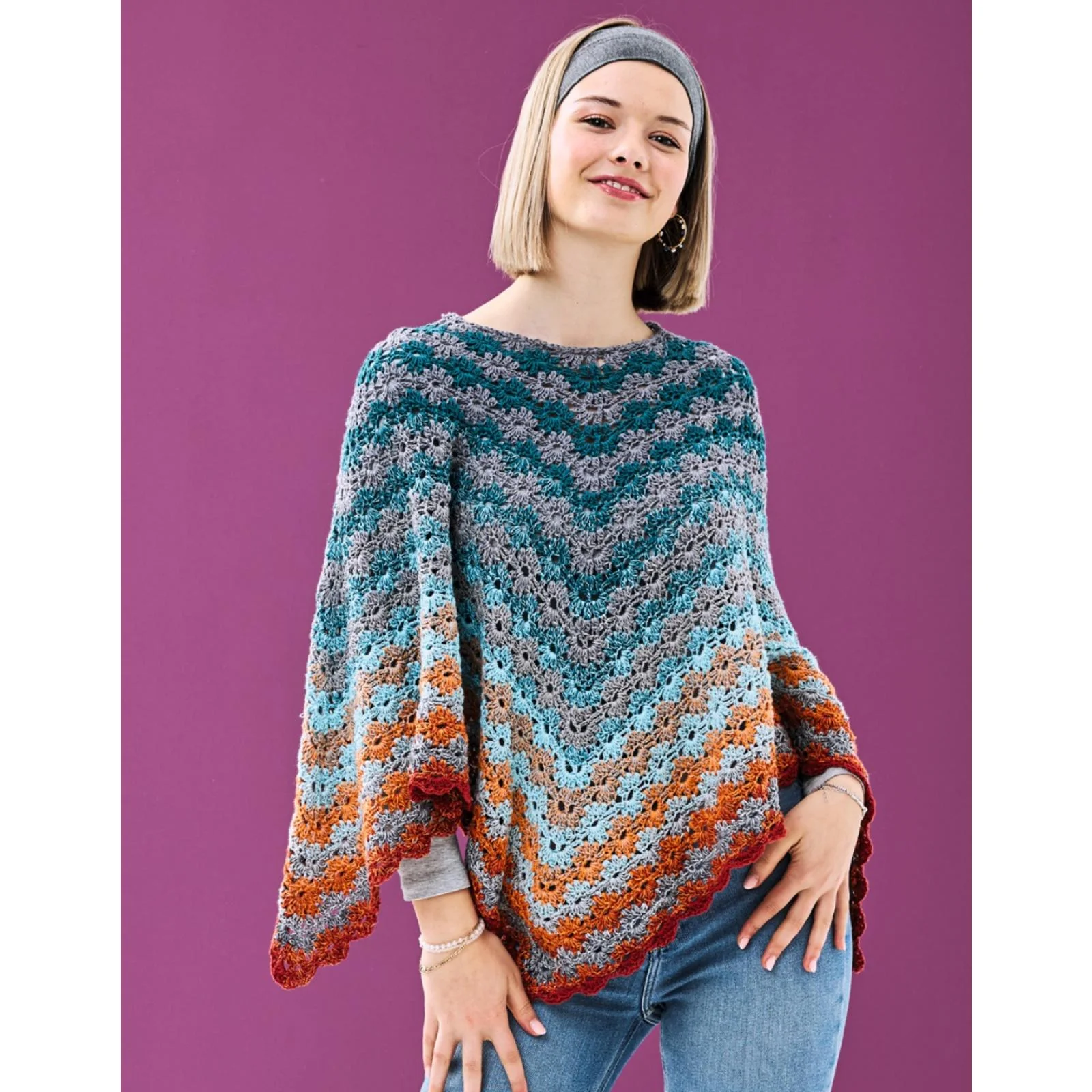 Anleitung (de) von © Woolly Hugs  - Poncho Dilara- Maschenwelt 04/25