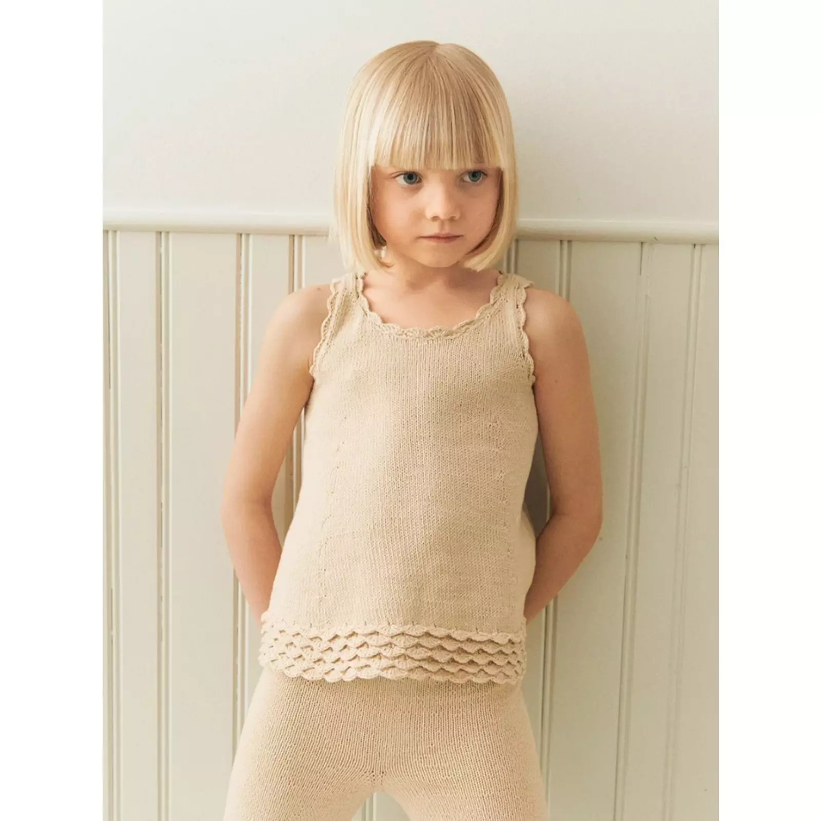 Sandnes Anleitungsheft 2603 Nr. 4 Roselyn Singlet & Pants Junior - Image 7